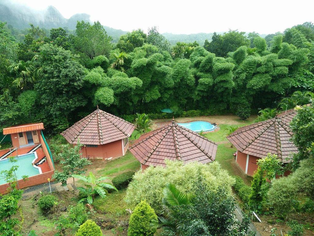 Sunbird Garden Resort Krishnagiri 外观 照片