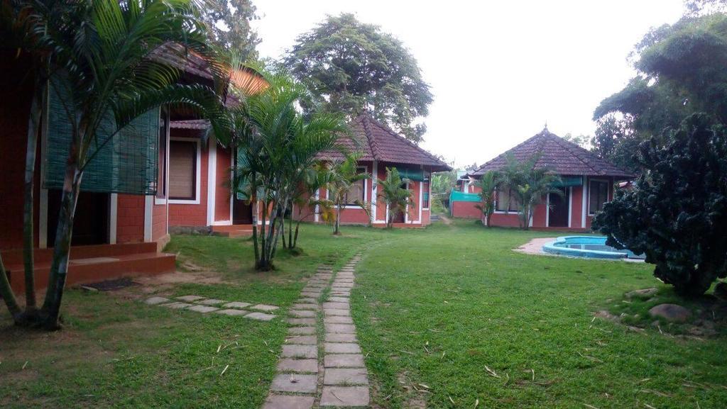 Sunbird Garden Resort Krishnagiri 外观 照片