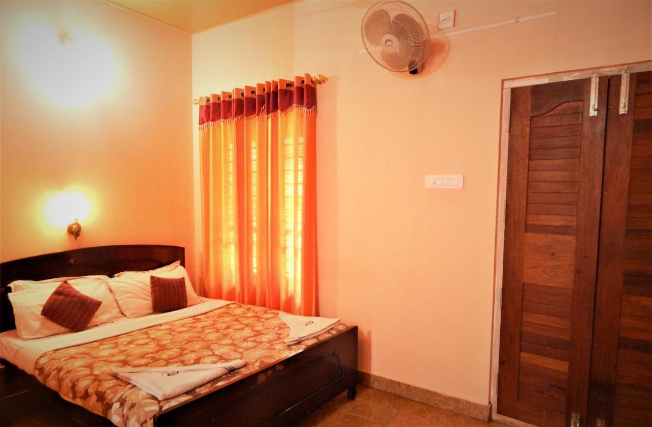 Sunbird Garden Resort Krishnagiri 外观 照片